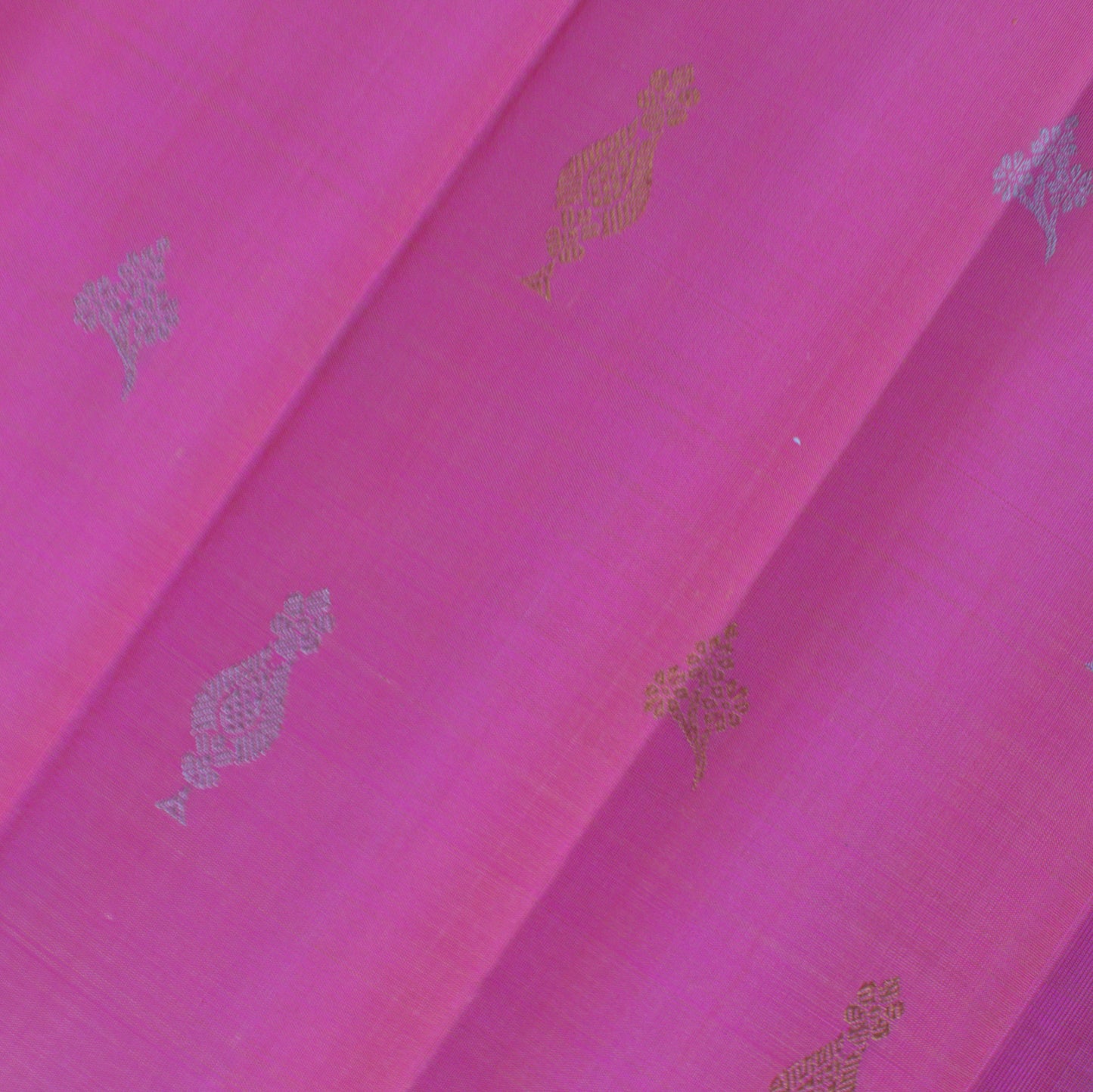 MALLIKARJUNA'S KANCHIVARAM HANDLOOM SILK SAREE - L420