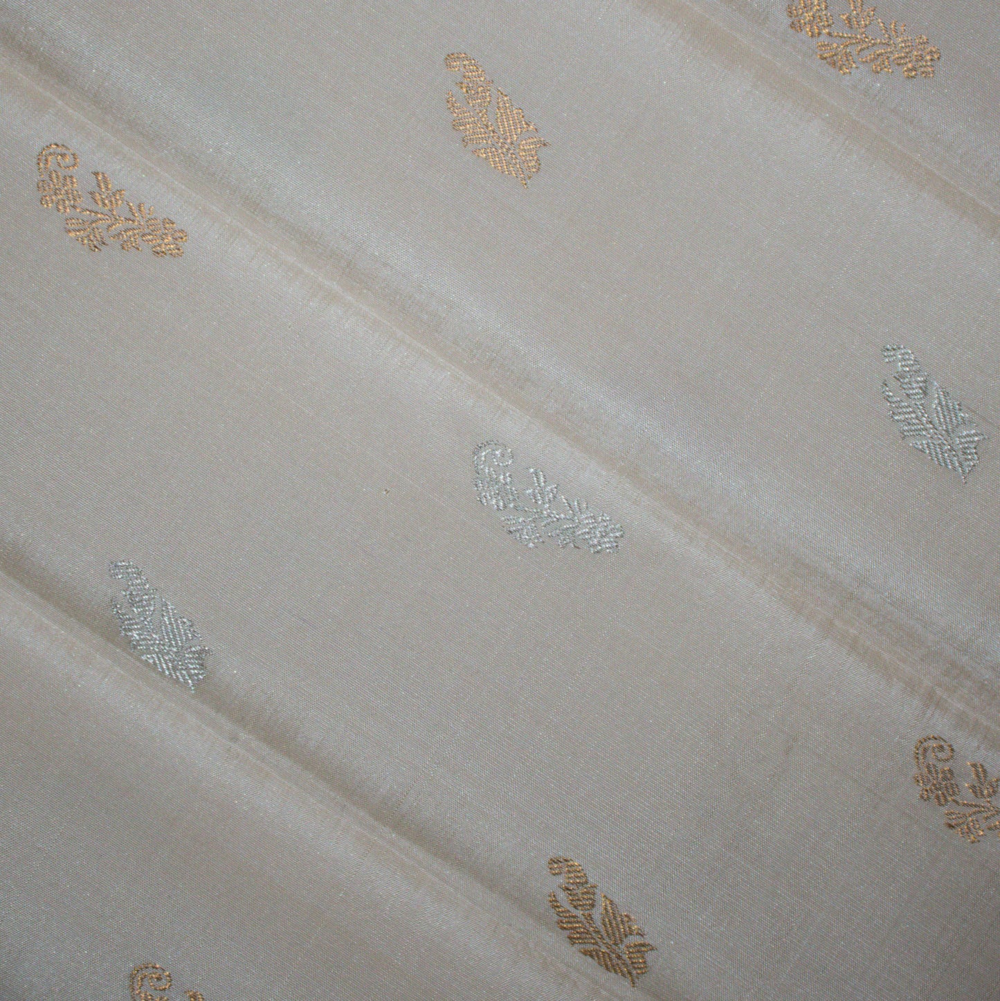 MALLIKARJUNA'S KANCHIVARAM HANDLOOM SILK SAREE - L402