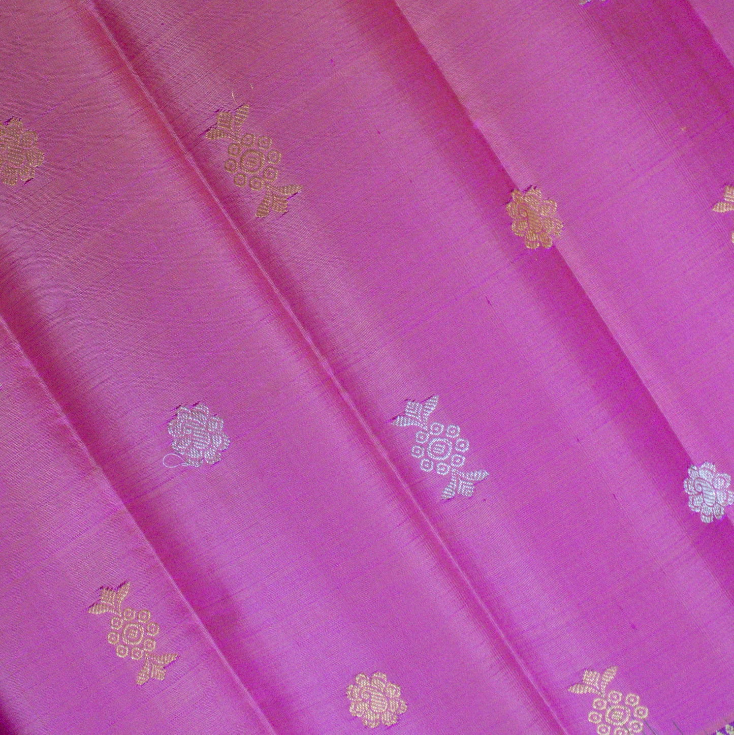 MALLIKARJUNA'S KANCHIVARAM HANDLOOM SILK SAREE - L407