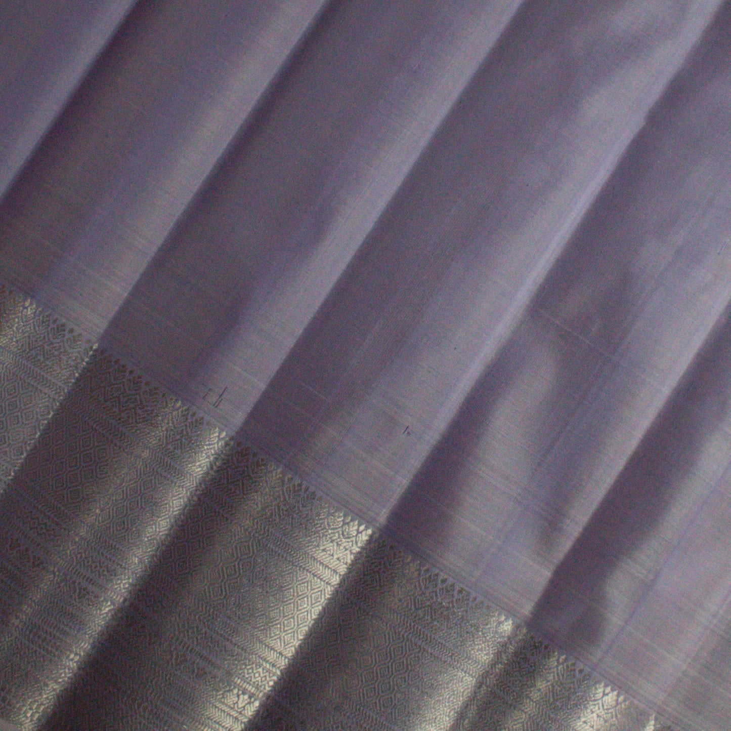 MALLIKARJUNA'S KANCHIVARAM HANDLOOM SILK SAREE - L422