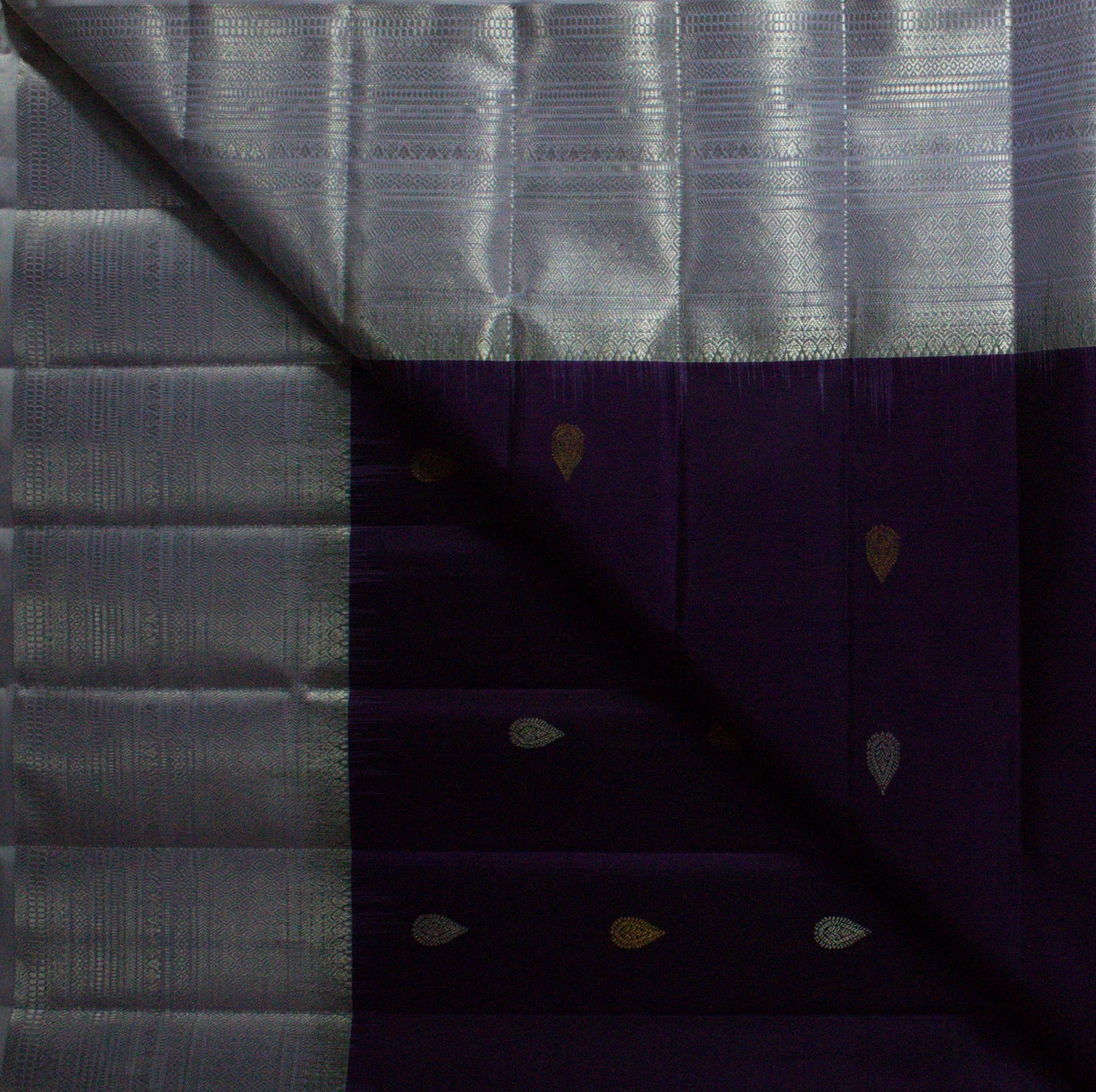 MALLIKARJUNA'S KANCHIVARAM HANDLOOM SILK SAREE - L422