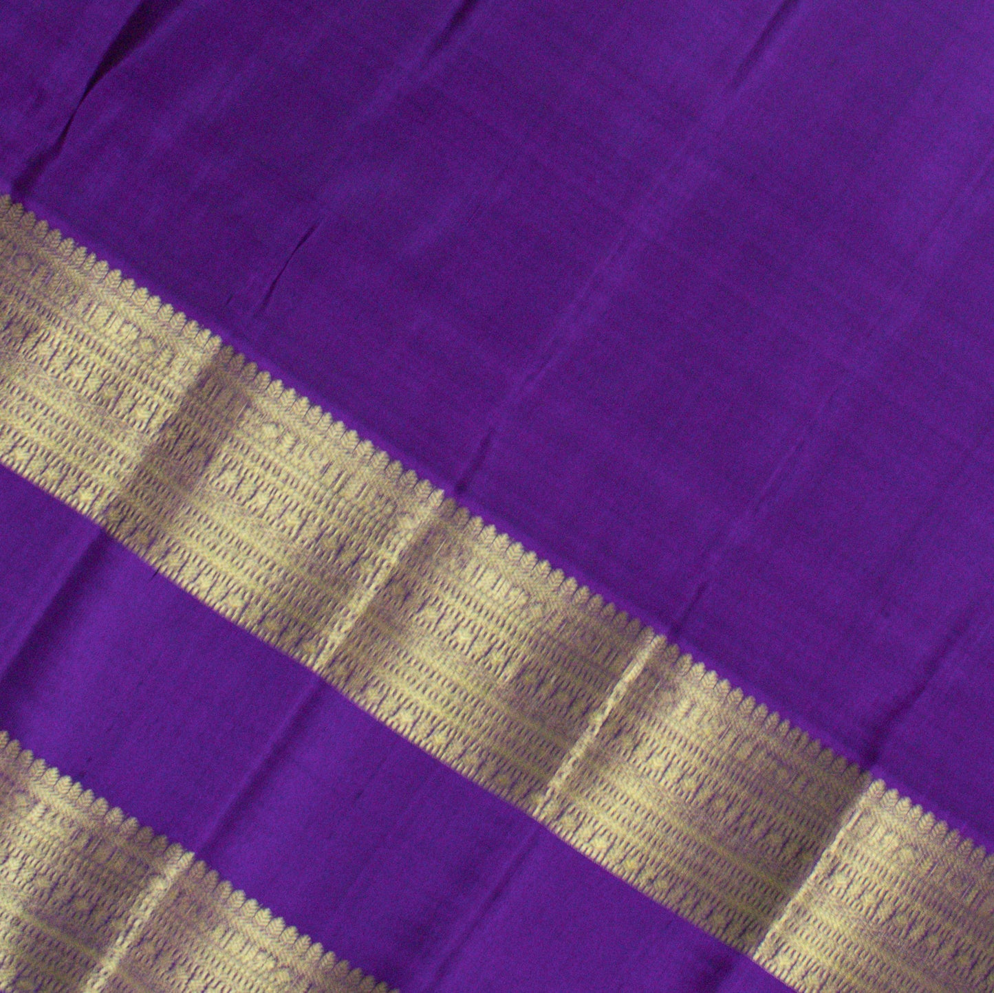 MALLIKARJUNA'S KANCHIVARAM HANDLOOM SILK SAREE - L427
