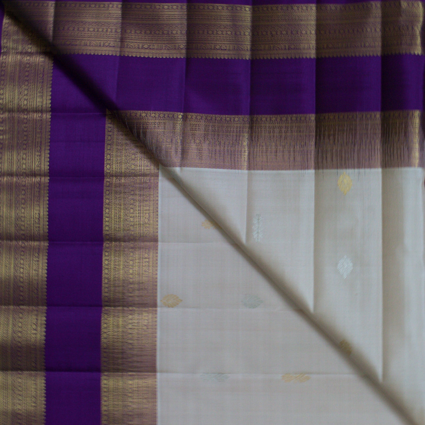 MALLIKARJUNA'S KANCHIVARAM HANDLOOM SILK SAREE - L427