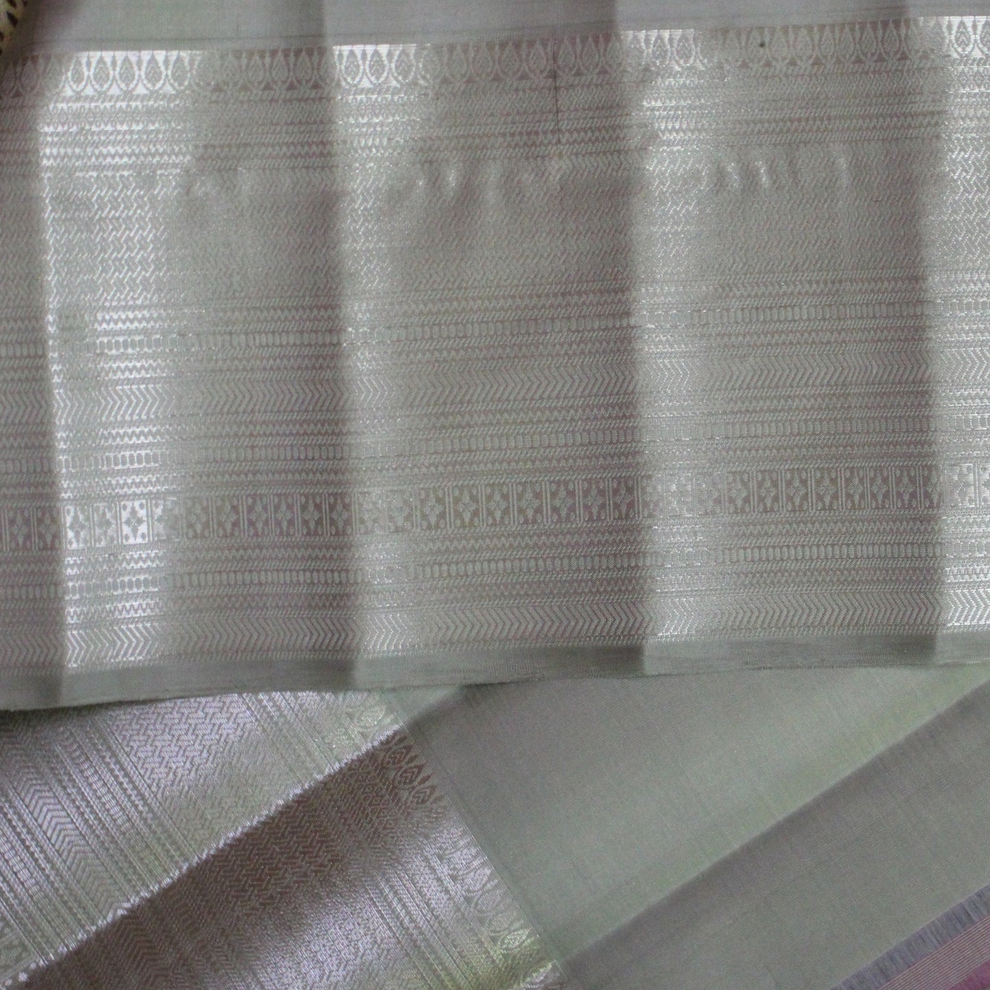 MALLIKARJUNA'S KANCHIVARAM HANDLOOM SILK SAREE - L431