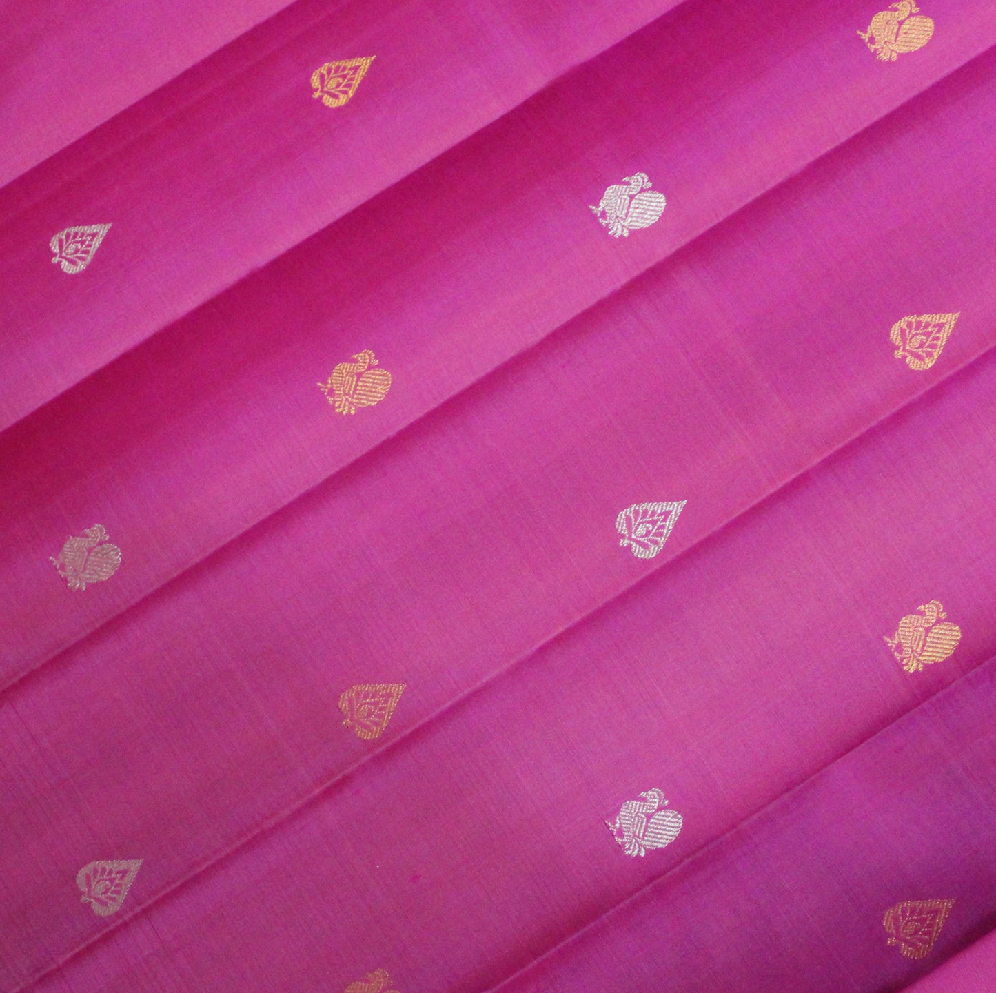 MALLIKARJUNA'S KANCHIVARAM HANDLOOM SILK SAREE - L431