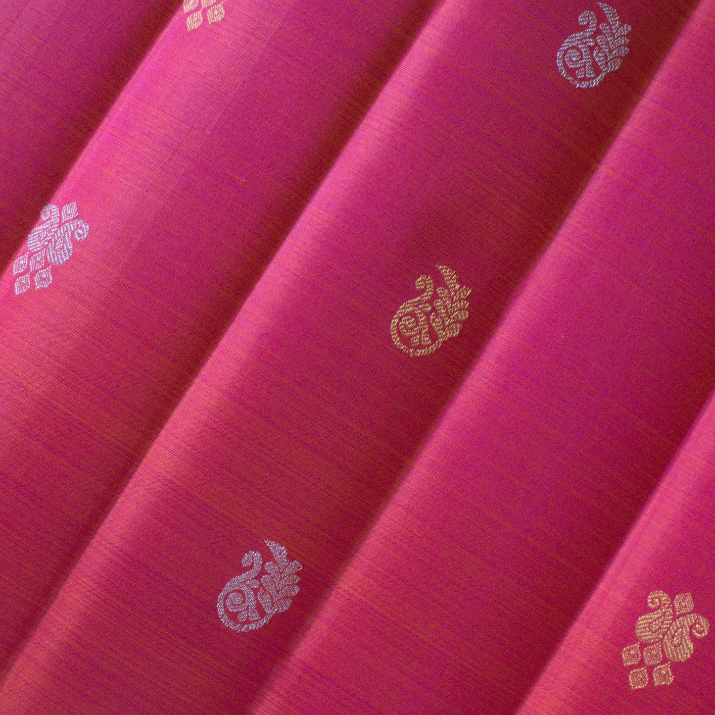 MALLIKARJUNA'S KANCHIVARAM HANDLOOM SILK SAREE-L360