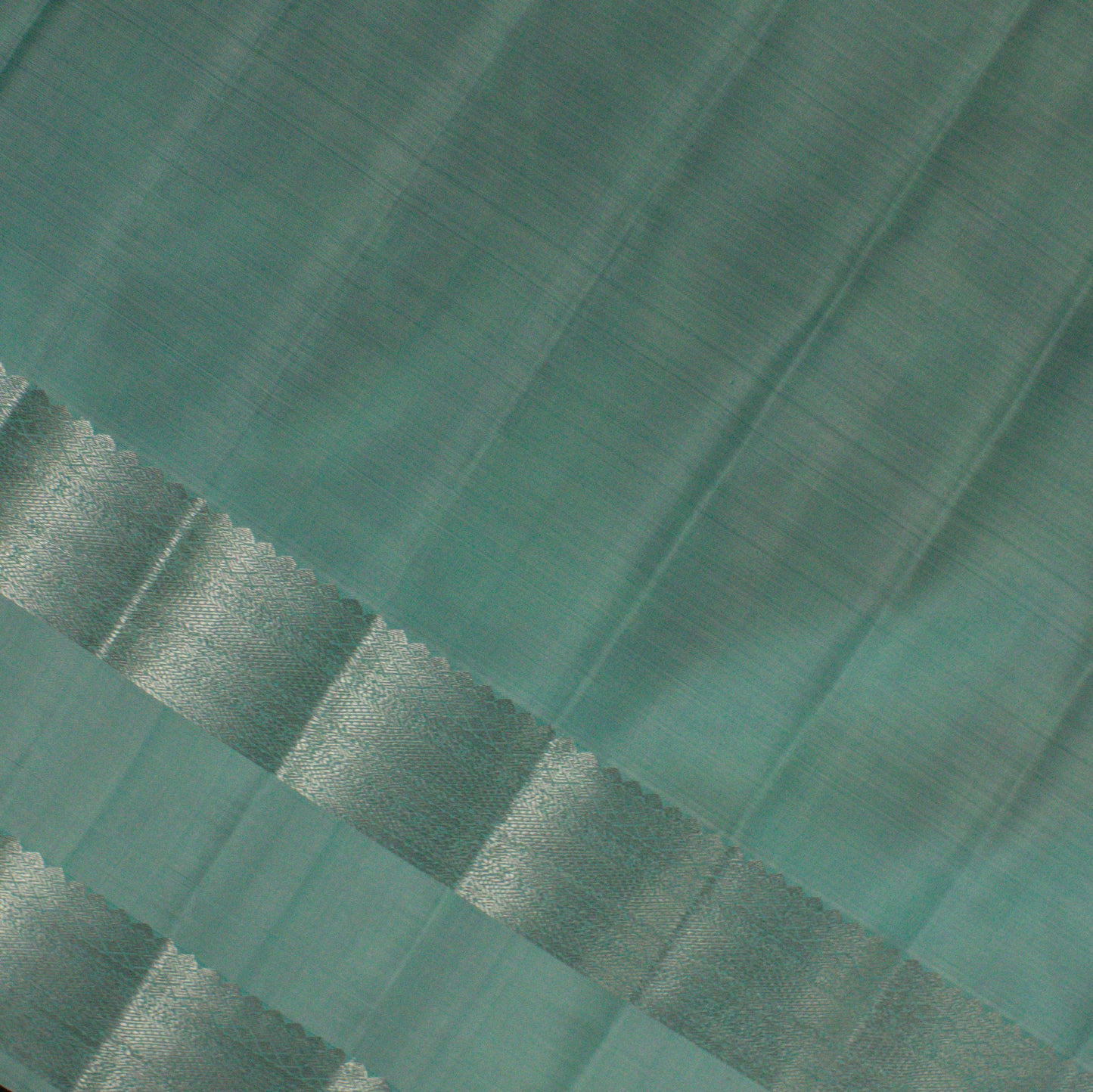MALLIKARJUNA'S KANCHIVARAM HANDLOOM SILK SAREE - L375