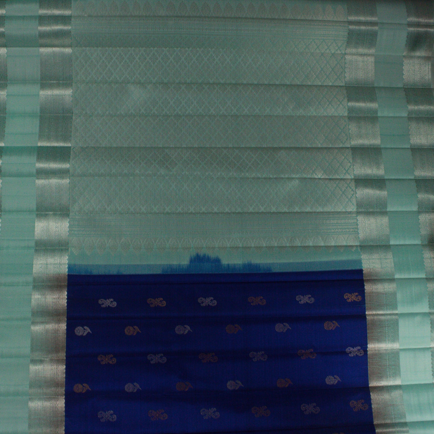 MALLIKARJUNA'S KANCHIVARAM HANDLOOM SILK SAREE - L375
