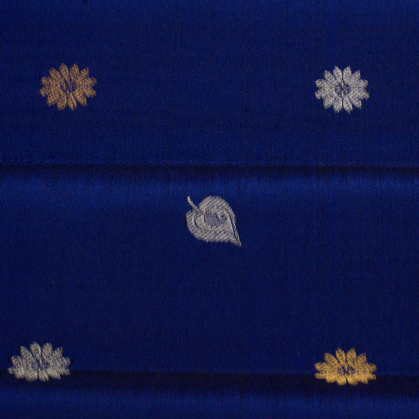 MALLIKARJUNA'S KANCHIVARAM HANDLOOM SILK SAREE - L433