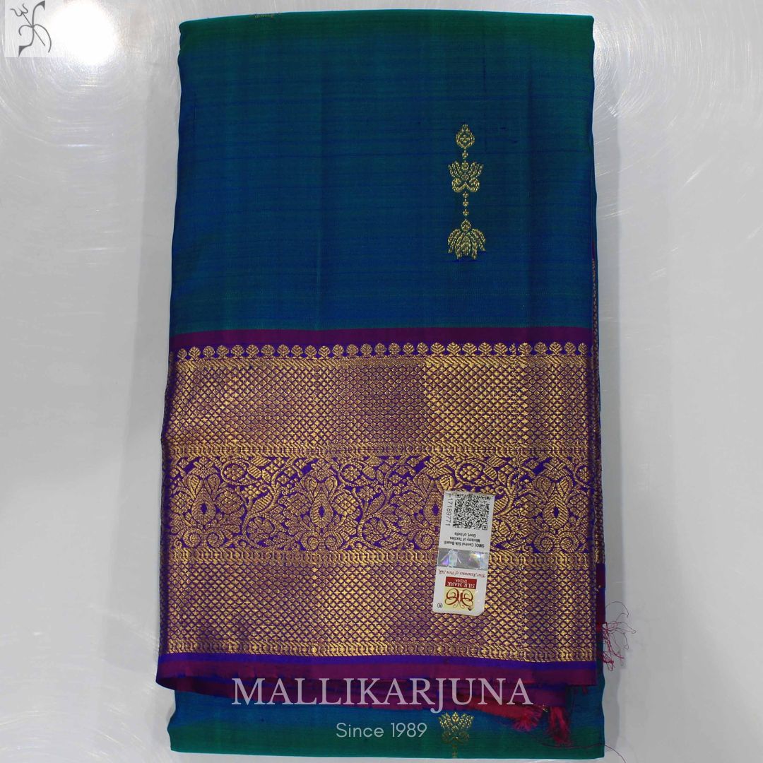 A17.Pure Peacock Green Kanjivaram Butta Silk Saree