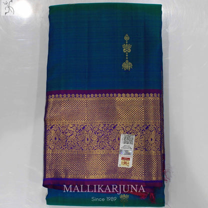 A17.Pure Peacock Green Kanjivaram Butta Silk Saree