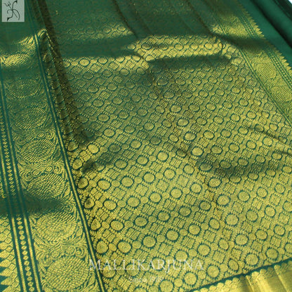 A18.Pure Pesar Green Kanjivaram Butta silk saree